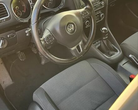 Серый Фольксваген Гольф, объемом двигателя 2 л и пробегом 370 тыс. км за 7900 $, фото 6 на Automoto.ua