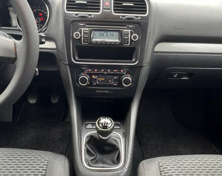 Сірий Фольксваген Гольф, об'ємом двигуна 1.39 л та пробігом 180 тис. км за 5999 $, фото 21 на Automoto.ua