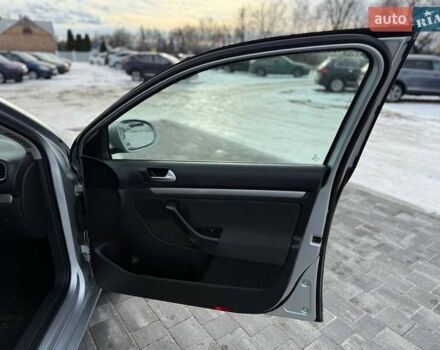 Сірий Фольксваген Гольф, об'ємом двигуна 1.6 л та пробігом 240 тис. км за 7799 $, фото 21 на Automoto.ua