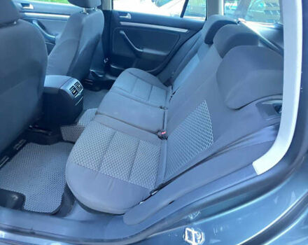 Фольксваген Гольф 2010 в Луцке на Automoto.ua Серый Фольксваген Гольф, объемом двигателя 1.6 л и пробегом 180 тыс. км за 8100 $, фото 8 на Automoto.ua