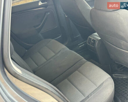 Серый Фольксваген Гольф, объемом двигателя 1.6 л и пробегом 300 тыс. км за 6300 $, фото 25 на Automoto.ua