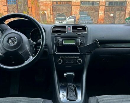 Серый Фольксваген Гольф, объемом двигателя 1.4 л и пробегом 200 тыс. км за 7800 $, фото 6 на Automoto.ua