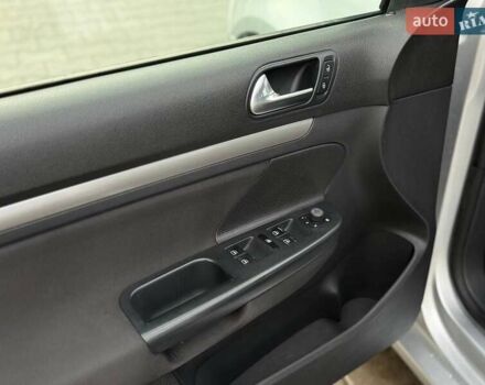 Серый Фольксваген Гольф, объемом двигателя 1.6 л и пробегом 280 тыс. км за 6600 $, фото 12 на Automoto.ua