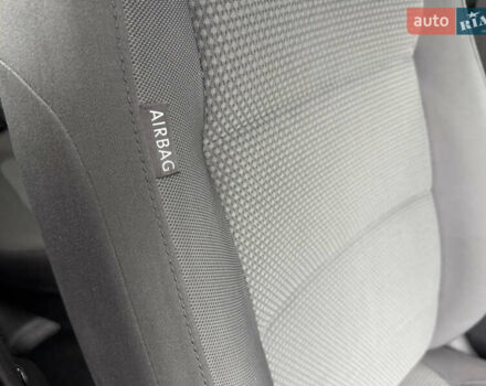 Серый Фольксваген Гольф, объемом двигателя 1.6 л и пробегом 298 тыс. км за 6550 $, фото 52 на Automoto.ua