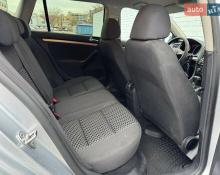 Серый Фольксваген Гольф, объемом двигателя 1.6 л и пробегом 202 тыс. км за 7500 $, фото 14 на Automoto.ua