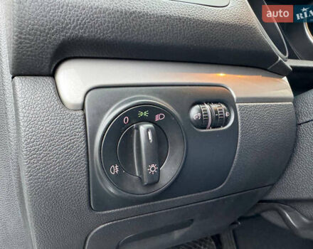 Серый Фольксваген Гольф, объемом двигателя 1.6 л и пробегом 202 тыс. км за 7500 $, фото 19 на Automoto.ua