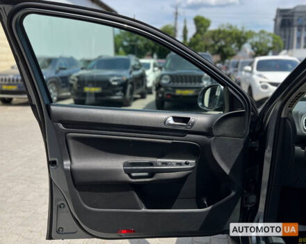 Сірий Фольксваген Гольф, об'ємом двигуна 1.6 л та пробігом 255 тис. км за 7999 $, фото 6 на Automoto.ua