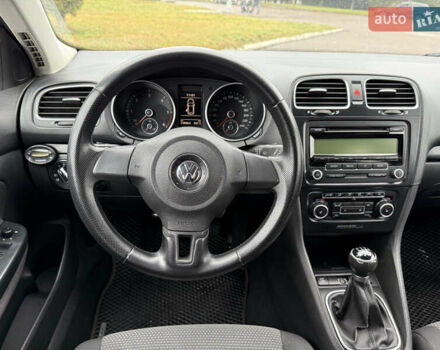 Серый Фольксваген Гольф, объемом двигателя 1.6 л и пробегом 298 тыс. км за 6550 $, фото 30 на Automoto.ua
