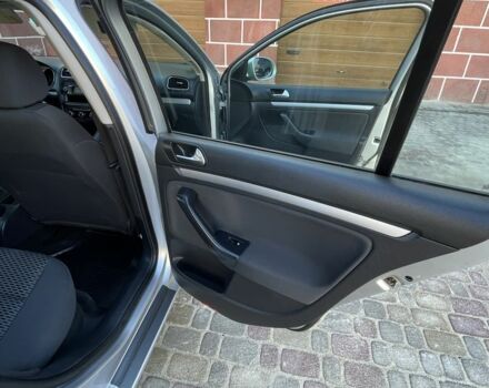 Серый Фольксваген Гольф, объемом двигателя 1.6 л и пробегом 250 тыс. км за 7800 $, фото 17 на Automoto.ua