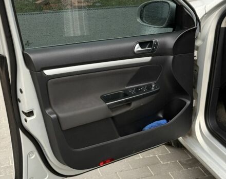 Сірий Фольксваген Гольф, об'ємом двигуна 1.6 л та пробігом 184 тис. км за 7000 $, фото 7 на Automoto.ua