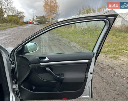 Сірий Фольксваген Гольф, об'ємом двигуна 1.6 л та пробігом 213 тис. км за 7100 $, фото 54 на Automoto.ua