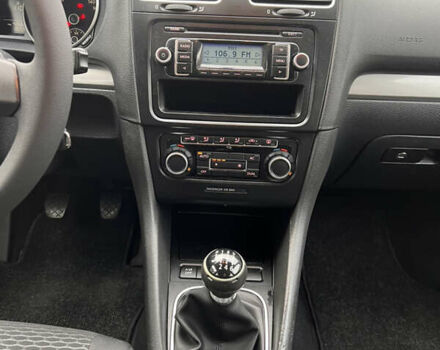 Сірий Фольксваген Гольф, об'ємом двигуна 1.39 л та пробігом 180 тис. км за 5999 $, фото 22 на Automoto.ua