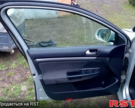 Серый Фольксваген Гольф, объемом двигателя 1.6 л и пробегом 300 тыс. км за 6800 $, фото 3 на Automoto.ua