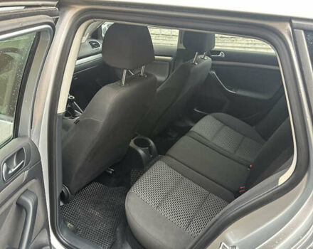 Серый Фольксваген Гольф, объемом двигателя 1.6 л и пробегом 260 тыс. км за 7250 $, фото 7 на Automoto.ua