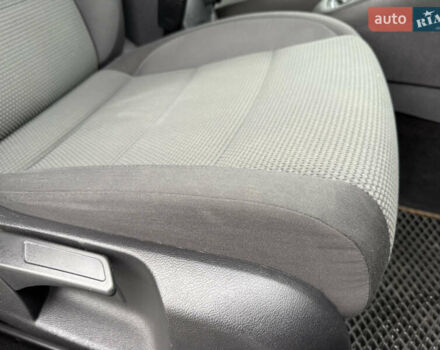 Серый Фольксваген Гольф, объемом двигателя 1.6 л и пробегом 298 тыс. км за 6550 $, фото 50 на Automoto.ua