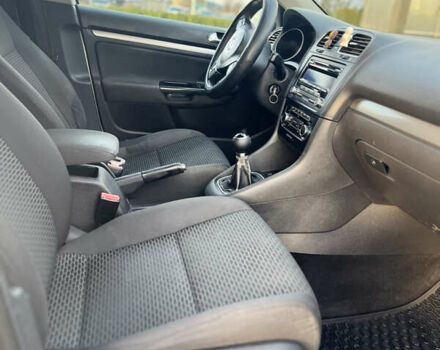 Серый Фольксваген Гольф, объемом двигателя 1.6 л и пробегом 338 тыс. км за 6900 $, фото 17 на Automoto.ua