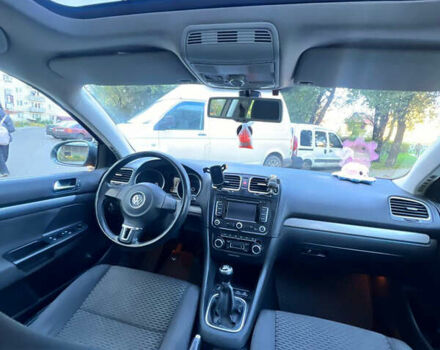 Фольксваген Гольф 2010 в Луцке на Automoto.ua Серый Фольксваген Гольф, объемом двигателя 1.6 л и пробегом 180 тыс. км за 8100 $, фото 5 на Automoto.ua