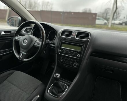 Серый Фольксваген Гольф, объемом двигателя 1.4 л и пробегом 214 тыс. км за 7500 $, фото 7 на Automoto.ua