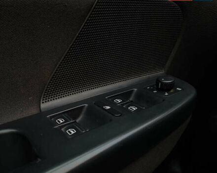 Серый Фольксваген Гольф, объемом двигателя 1.6 л и пробегом 230 тыс. км за 6999 $, фото 18 на Automoto.ua