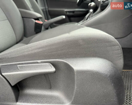 Серый Фольксваген Гольф, объемом двигателя 1.6 л и пробегом 298 тыс. км за 6550 $, фото 49 на Automoto.ua