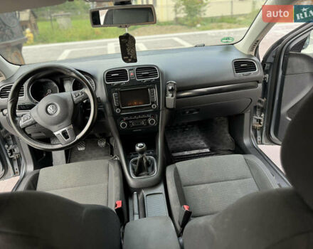 Серый Фольксваген Гольф, объемом двигателя 1.6 л и пробегом 300 тыс. км за 6300 $, фото 22 на Automoto.ua