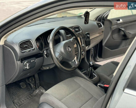 Серый Фольксваген Гольф, объемом двигателя 1.6 л и пробегом 300 тыс. км за 6300 $, фото 21 на Automoto.ua