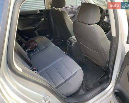 Серый Фольксваген Гольф, объемом двигателя 1.6 л и пробегом 217 тыс. км за 8800 $, фото 42 на Automoto.ua