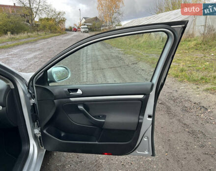 Сірий Фольксваген Гольф, об'ємом двигуна 1.6 л та пробігом 213 тис. км за 7100 $, фото 58 на Automoto.ua