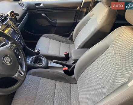 Серый Фольксваген Гольф, объемом двигателя 1.6 л и пробегом 217 тыс. км за 8800 $, фото 36 на Automoto.ua