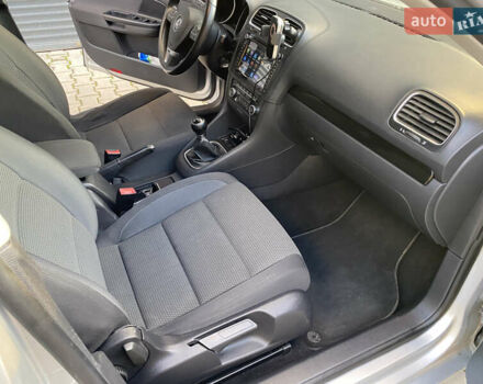 Серый Фольксваген Гольф, объемом двигателя 1.6 л и пробегом 217 тыс. км за 8800 $, фото 40 на Automoto.ua