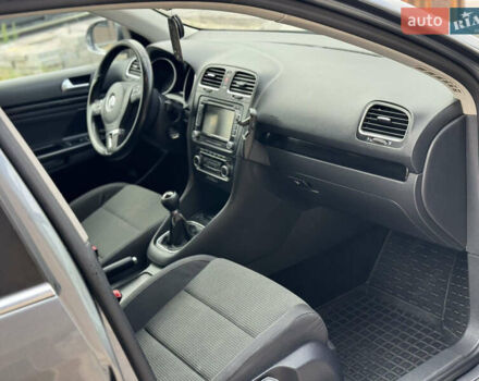 Серый Фольксваген Гольф, объемом двигателя 1.6 л и пробегом 300 тыс. км за 6300 $, фото 17 на Automoto.ua