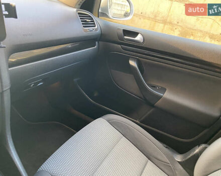 Серый Фольксваген Гольф, объемом двигателя 1.6 л и пробегом 217 тыс. км за 8800 $, фото 37 на Automoto.ua