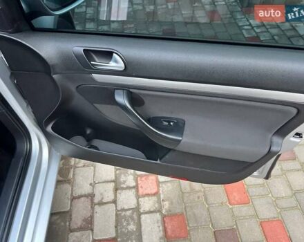 Серый Фольксваген Гольф, объемом двигателя 1.6 л и пробегом 262 тыс. км за 8500 $, фото 21 на Automoto.ua