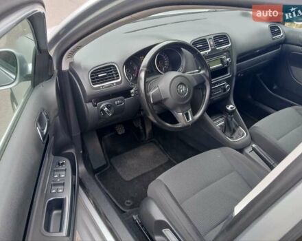 Серый Фольксваген Гольф, объемом двигателя 1.6 л и пробегом 235 тыс. км за 7500 $, фото 3 на Automoto.ua
