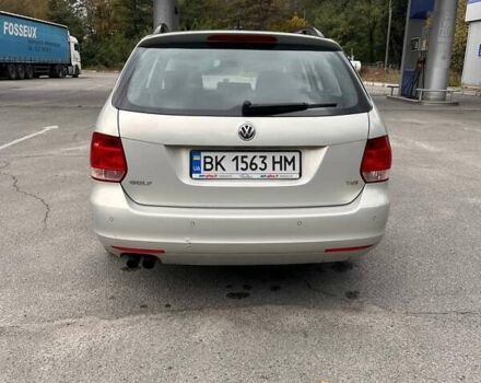 Фольксваген Гольф 2010 в Славуте на Automoto.ua Серый Фольксваген Гольф, объемом двигателя 1.39 л и пробегом 230 тыс. км за 7200 $, фото 4 на Automoto.ua