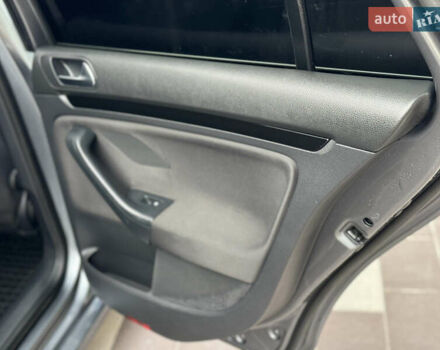 Серый Фольксваген Гольф, объемом двигателя 1.6 л и пробегом 300 тыс. км за 6300 $, фото 26 на Automoto.ua