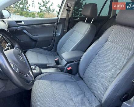 Сірий Фольксваген Гольф, об'ємом двигуна 1.39 л та пробігом 140 тис. км за 8100 $, фото 52 на Automoto.ua