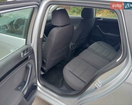 Серый Фольксваген Гольф, объемом двигателя 1.6 л и пробегом 235 тыс. км за 7500 $, фото 4 на Automoto.ua