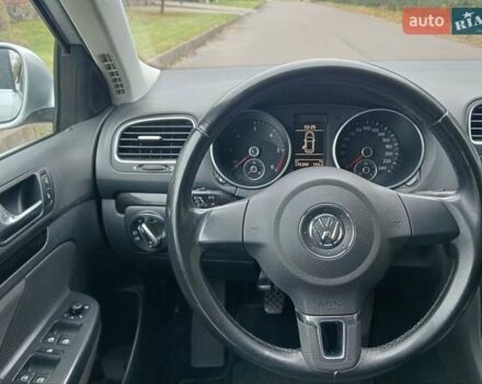 Серый Фольксваген Гольф, объемом двигателя 1.6 л и пробегом 235 тыс. км за 7500 $, фото 5 на Automoto.ua