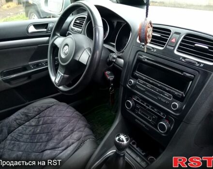 Серый Фольксваген Гольф, объемом двигателя 1.6 л и пробегом 300 тыс. км за 6800 $, фото 1 на Automoto.ua