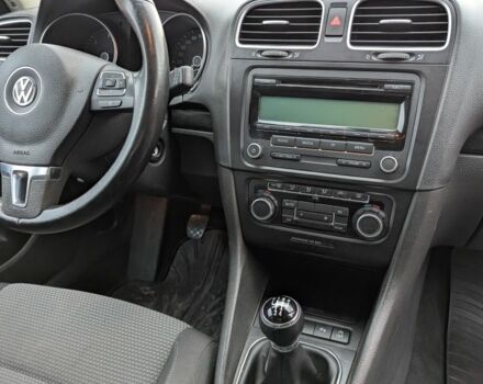 Серый Фольксваген Гольф, объемом двигателя 1.6 л и пробегом 216 тыс. км за 8300 $, фото 13 на Automoto.ua