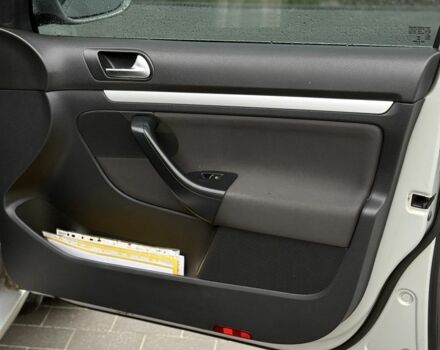 Сірий Фольксваген Гольф, об'ємом двигуна 1.6 л та пробігом 184 тис. км за 7000 $, фото 14 на Automoto.ua