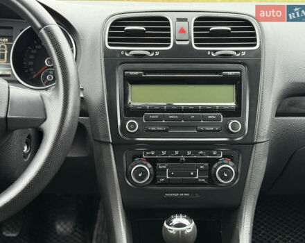 Серый Фольксваген Гольф, объемом двигателя 1.6 л и пробегом 298 тыс. км за 6550 $, фото 27 на Automoto.ua