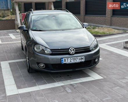 Серый Фольксваген Гольф, объемом двигателя 1.6 л и пробегом 300 тыс. км за 6300 $, фото 1 на Automoto.ua