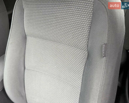 Серый Фольксваген Гольф, объемом двигателя 1.6 л и пробегом 298 тыс. км за 6550 $, фото 42 на Automoto.ua