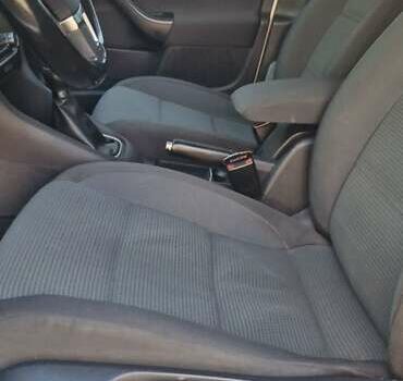 Серый Фольксваген Гольф, объемом двигателя 1.6 л и пробегом 285 тыс. км за 7000 $, фото 1 на Automoto.ua