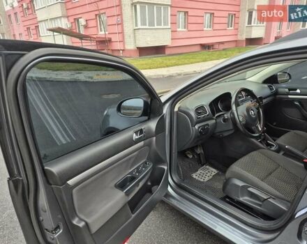 Сірий Фольксваген Гольф, об'ємом двигуна 1.6 л та пробігом 219 тис. км за 8100 $, фото 21 на Automoto.ua