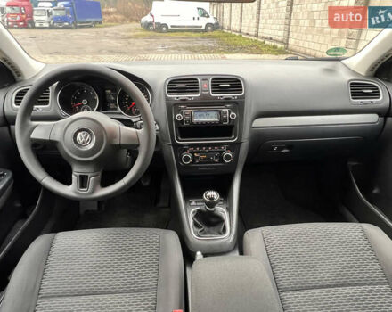 Сірий Фольксваген Гольф, об'ємом двигуна 1.39 л та пробігом 180 тис. км за 5999 $, фото 25 на Automoto.ua