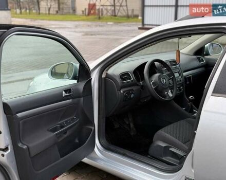 Серый Фольксваген Гольф, объемом двигателя 1.6 л и пробегом 280 тыс. км за 6600 $, фото 7 на Automoto.ua