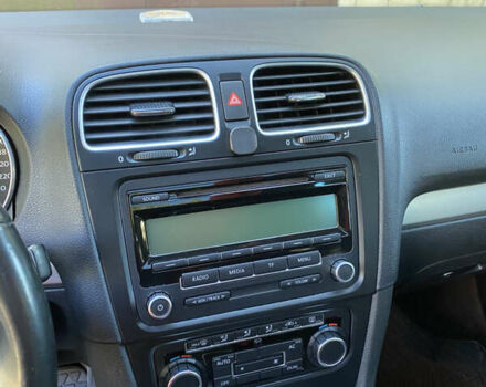 Серый Фольксваген Гольф, объемом двигателя 1.39 л и пробегом 235 тыс. км за 8500 $, фото 13 на Automoto.ua